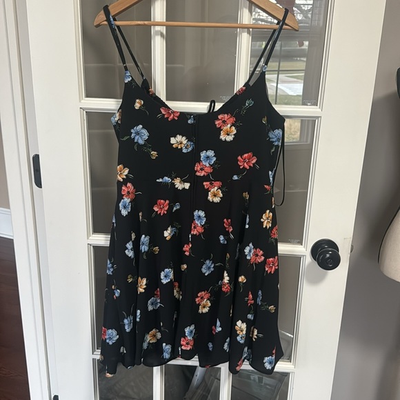 NWOT B.Smart size 15 black flower patterned dress - Picture 3 of 3